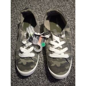 West Loop Women's Lace Up Sneakers Camo Canva Size 7/8 New